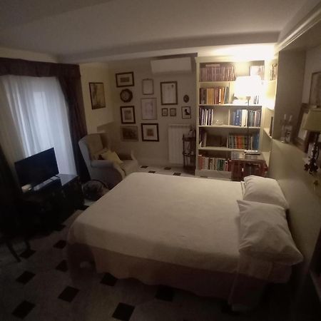 Palazzo Zecchino B&B Генуя Екстер'єр фото