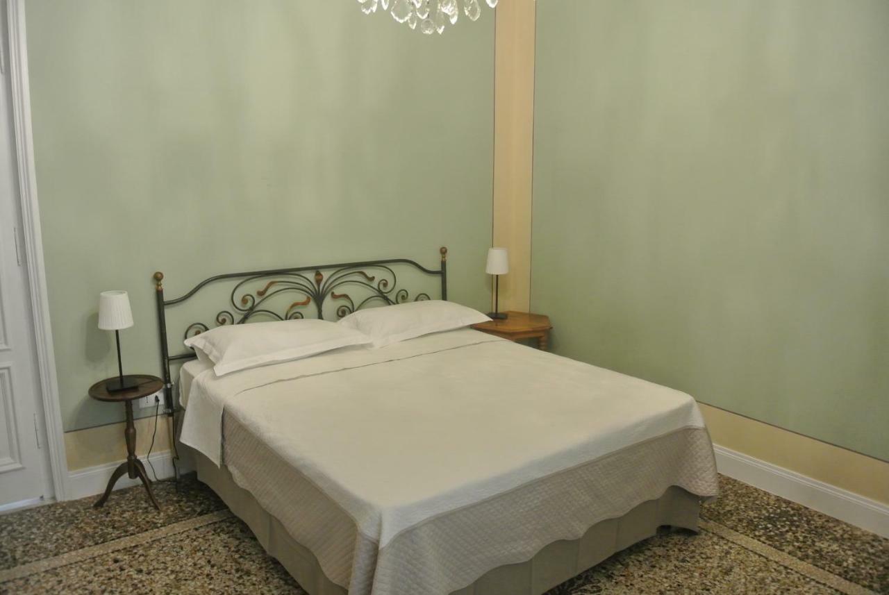 Palazzo Zecchino B&B Генуя Екстер'єр фото
